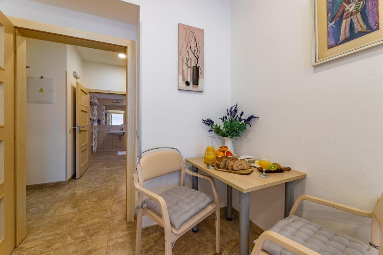 Apartment Bright Sunny In Quiet Area