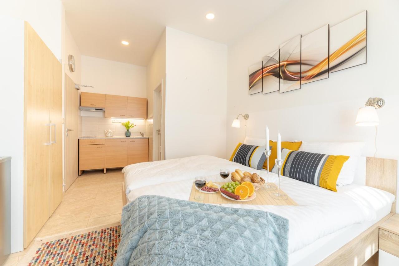 Apartment Bright Sunny In Quiet Area