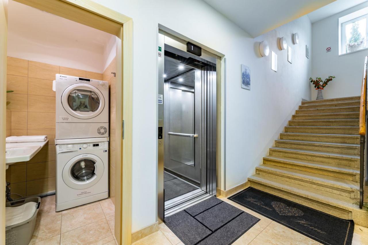 Bright Sunny In Quiet Area Apartment *