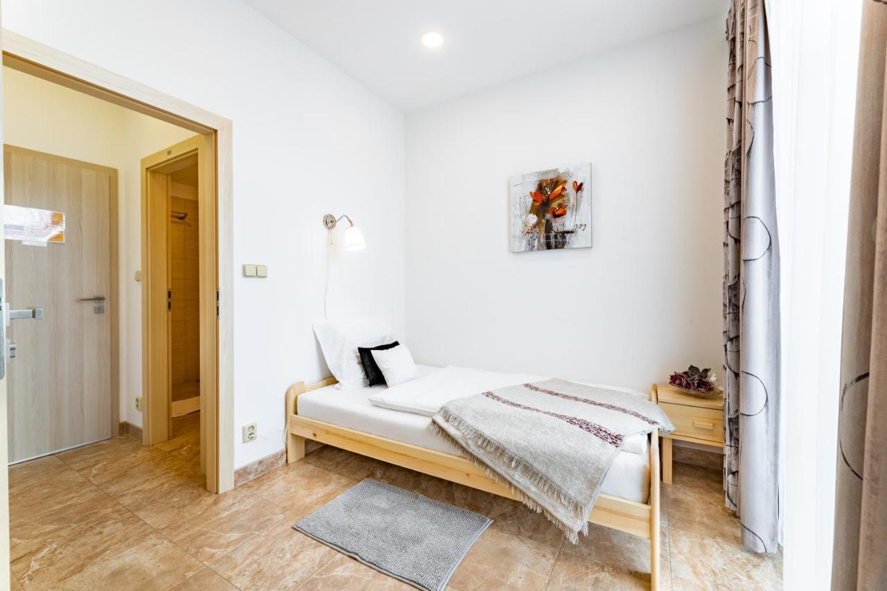 Bright Sunny In Quiet Area Apartment