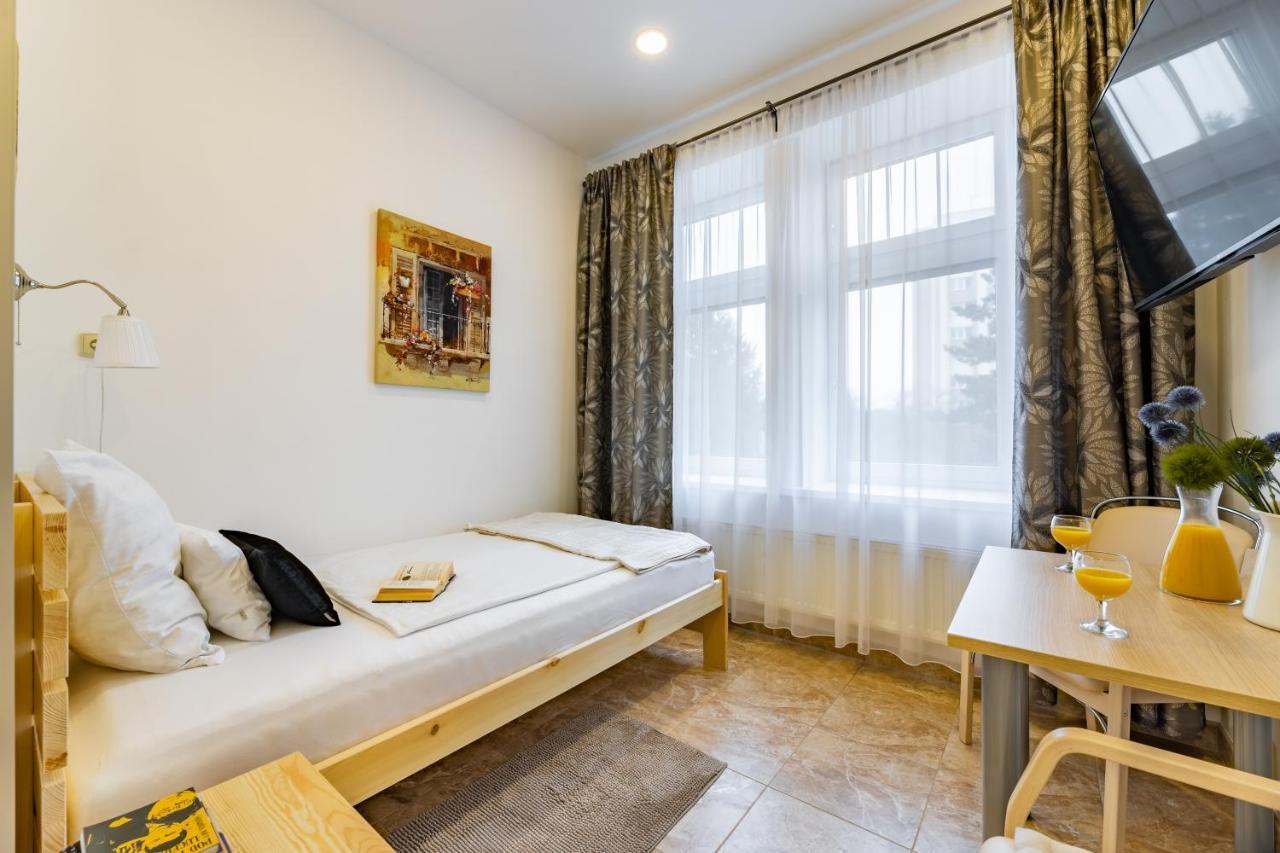 Apartment Bright Sunny In Quiet Area