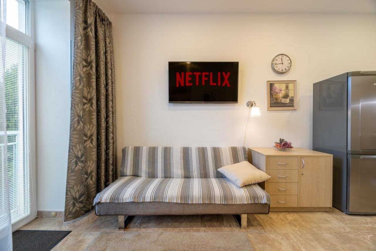 Bright Sunny In Quiet Area Apartment